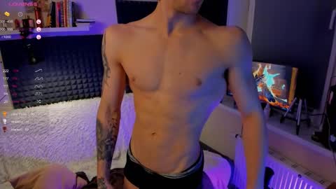 Snapshot of crystallora chatting on 12/13/24, 03:38 Crys online show from 12/13/24, 03:38