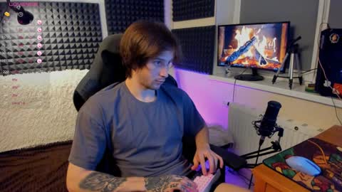 Snapshot of crystallora chatting on 12/14/24, 09:45 Crys online show from 12/14/24, 09:45