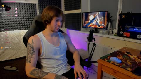 Snapshot of crystallora chatting on 12/15/24, 09:20 Crys online show from 12/15/24, 09:20