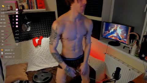 Snapshot of crystallora chatting on 12/19/24, 02:01 Crys online show from 12/19/24, 02:01