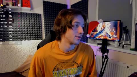 Snapshot of crystallora chatting on 12/21/24, 08:10 Crys online show from 12/21/24, 08:10