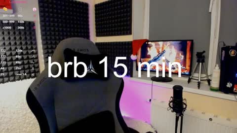 Snapshot of crystallora chatting on 12/23/24, 02:02 Crys online show from 12/23/24, 02:02