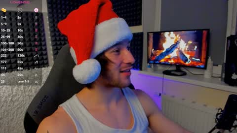 Snapshot of crystallora chatting on 12/31/24, 08:34 Crys online show from 12/31/24, 08:34