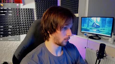 Snapshot of crystallora chatting on 01/04/25, 02:35 Crys online show from 01/04/25, 02:35