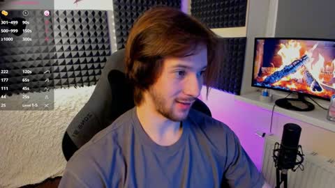 Snapshot of crystallora chatting on 01/04/25, 08:37 Crys online show from 01/04/25, 08:37