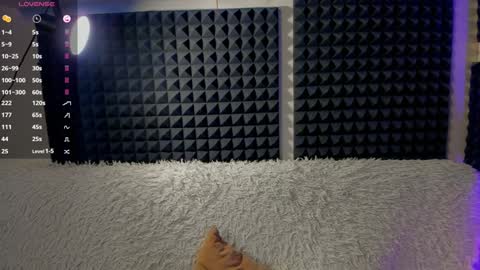 Snapshot of crystallora chatting on 01/04/25, 11:38 Crys online show from 01/04/25, 11:38