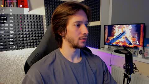 Snapshot of crystallora chatting on 01/08/25, 09:34 Crys online show from 01/08/25, 09:34