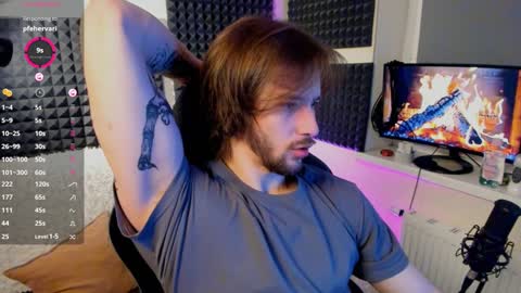 Snapshot of crystallora chatting on 01/25/25, 09:57 Crys online show from 01/25/25, 09:57