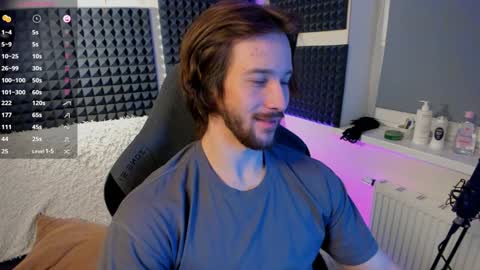 Snapshot of crystallora chatting on 02/01/25, 07:44 Crys online show from 02/01/25, 07:44