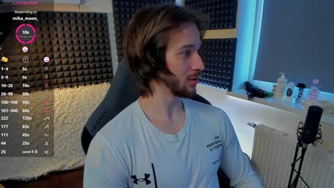 Snapshot of crystallora chatting on 02/03/25, 08:13 Crys online show from 02/03/25, 08:13