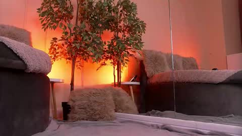 crystallred online show from 11/13/25, 05:50