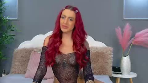 Snapshot of crystallred chatting on 07/08/26, 06:45 crystallred online show from 07/08/26, 06:45