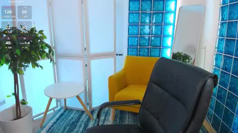 Snapshot of crystalluna__ chatting on 11/09/25, 01:53 Mia online show from 11/09/25, 01:53