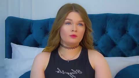 Crystal online show from 10/13/25, 06:08