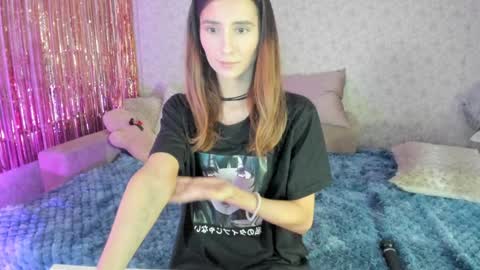 Snapshot of crystalnut chatting on 01/10/25, 12:04 Maria online show from 01/10/25, 12:04