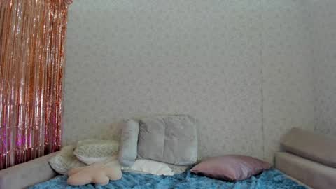 Snapshot of crystalnut chatting on 01/22/25, 05:26 Maria online show from 01/22/25, 05:26