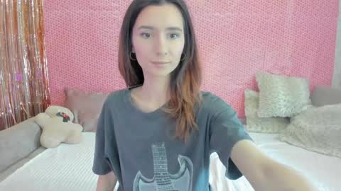 Snapshot of crystalnut chatting on 02/06/25, 04:10 Maria online show from 02/06/25, 04:10