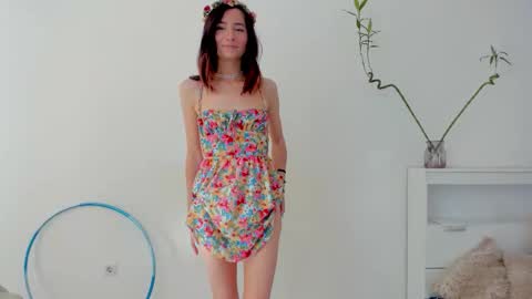 Snapshot of crystalnut chatting on 09/15/25, 02:55 Maria online show from 09/15/25, 02:55