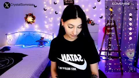 Snapshot of crystalsomnia chatting on 12/08/24, 01:13 Sasha Make me moan with patterns good music here online show from 12/08/24, 01:13