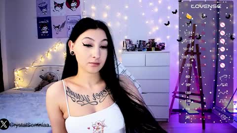 Snapshot of crystalsomnia chatting on 02/12/25, 12:16 Sasha Make me moan with patterns good music here online show from 02/12/25, 12:16