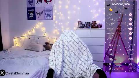 Snapshot of crystalsomnia chatting on 02/25/25, 04:14 Sasha Make me moan with patterns good music here online show from 02/25/25, 04:14