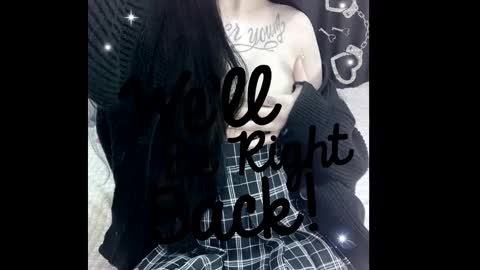 Snapshot of crystalsomnia chatting on 10/02/25, 10:00 Sasha Make me moan with patterns good music here online show from 10/02/25, 10:00