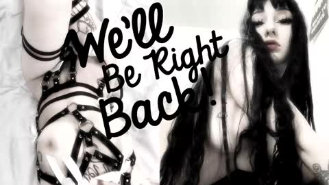 Snapshot of crystalsomnia chatting on 10/14/25, 01:17 Sasha Make me moan with patterns good music here online show from 10/14/25, 01:17