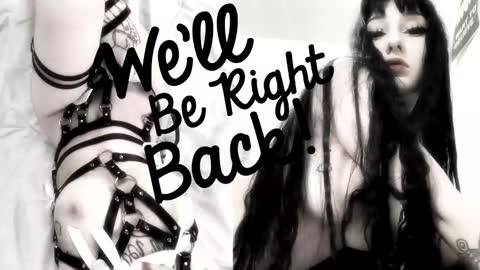 Snapshot of crystalsomnia chatting on 11/03/25, 10:16 Sasha Make me moan with patterns good music here online show from 11/03/25, 10:16