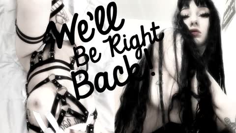 Snapshot of crystalsomnia chatting on 11/04/25, 11:09 Sasha Make me moan with patterns good music here online show from 11/04/25, 11:09