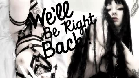 Snapshot of crystalsomnia chatting on 11/05/25, 04:07 Sasha Make me moan with patterns good music here online show from 11/05/25, 04:07