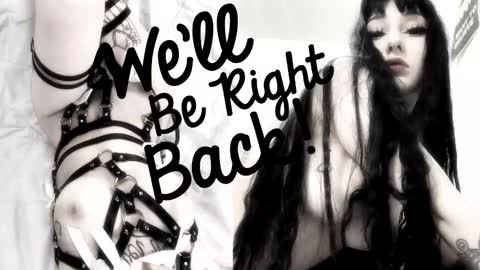 Snapshot of crystalsomnia chatting on 12/21/25, 03:30 Sasha Make me moan with patterns good music here online show from 12/21/25, 03:30