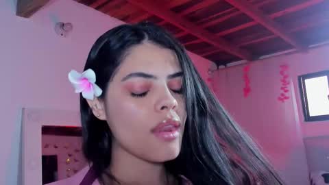 Snapshot of crystalvans chatting on 10/15/25, 12:05 Cristal online show from 10/15/25, 12:05