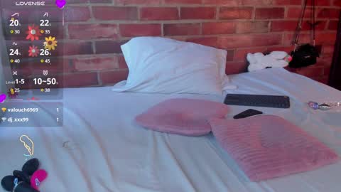 Snapshot of crystalvazquez chatting on 01/14/25, 03:57 Soy Crystal online show from 01/14/25, 03:57