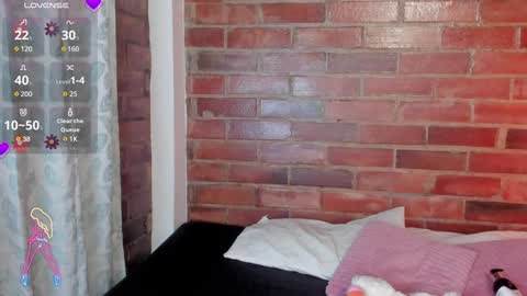 Snapshot of crystalvazquez chatting on 02/08/25, 10:07 Soy Crystal online show from 02/08/25, 10:07