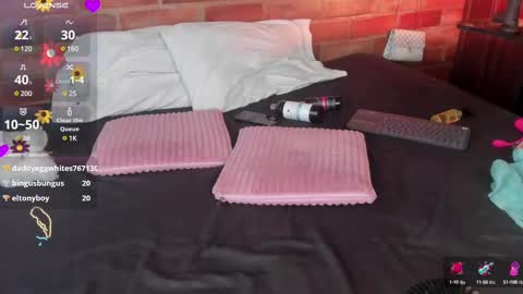 Snapshot of crystalvazquez chatting on 02/16/25, 01:16 Soy Crystal online show from 02/16/25, 01:16