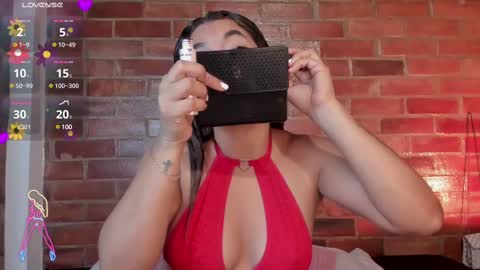 Snapshot of crystalvazquez chatting on 03/02/25, 10:24 Soy Crystal online show from 03/02/25, 10:24