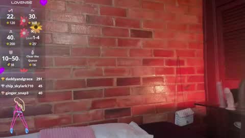 Snapshot of crystalvazquez chatting on 03/02/25, 02:10 Soy Crystal online show from 03/02/25, 02:10