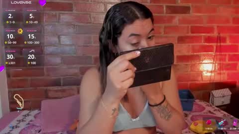 Snapshot of crystalvazquez chatting on 03/07/25, 10:02 Soy Crystal online show from 03/07/25, 10:02