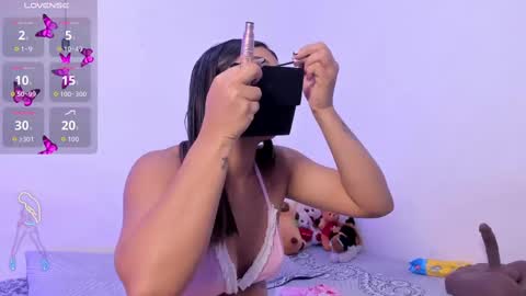 Snapshot of crystalvazquez chatting on 09/23/25, 10:40 Soy Crystal online show from 09/23/25, 10:40