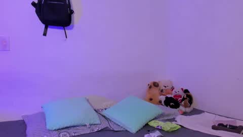 Snapshot of crystalvazquez chatting on 10/16/25, 11:44 Soy Crystal online show from 10/16/25, 11:44