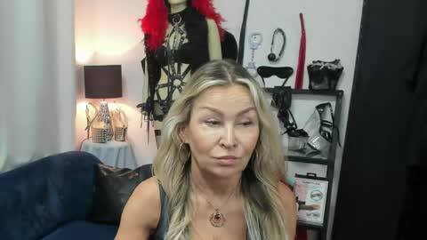 CrystalHotty online show from 05/18/26, 05:13