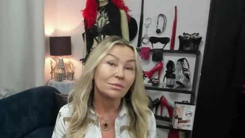 CrystalHotty online show from 05/25/26, 05:13
