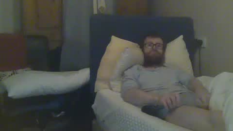 Snapshot of cs014g8493 chatting on 12/30/24, 01:58 chris online show from 12/30/24, 01:58