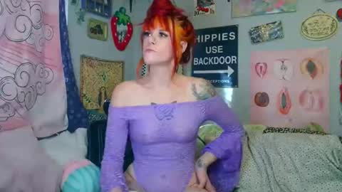 Snapshot of cu2sly chatting on 10/30/25, 09:59     online show from 10/30/25, 09:59