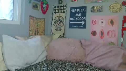     online show from 11/22/25, 07:24