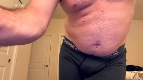 Snapshot of cuban2_slut chatting on 12/17/25, 05:24 Cubantoo online show from 12/17/25, 05:24