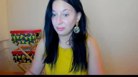 Snapshot of cuckqueenxxl chatting on 07/18/26, 12:31 HELEN online show from 07/18/26, 12:31