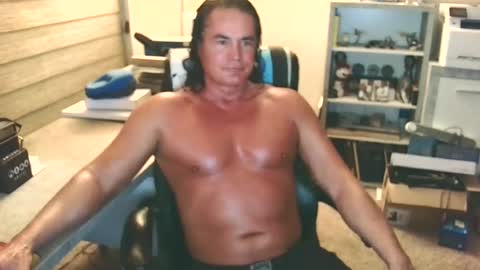 Yup... kinda old but Stop in and say hello online show from 06/18/26, 04:46