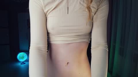 Alexia online show from 12/16/25, 05:12