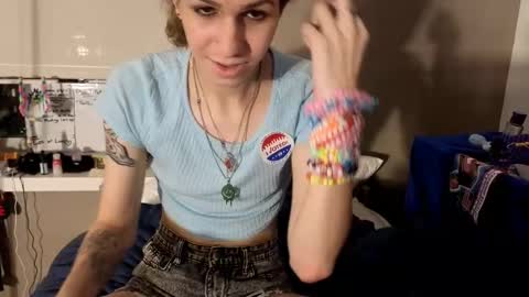 Snapshot of cuddleavenue chatting on 11/05/25, 02:11 cuddleavenue online show from 11/05/25, 02:11